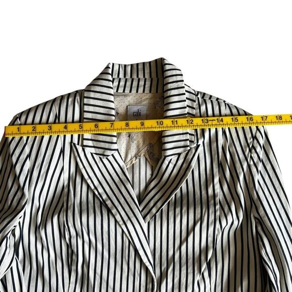 Cabi Women’s Striped Bell Sleeve Spring Summer Blazer White Navy Blue Size 8 - Picture 8 of 10